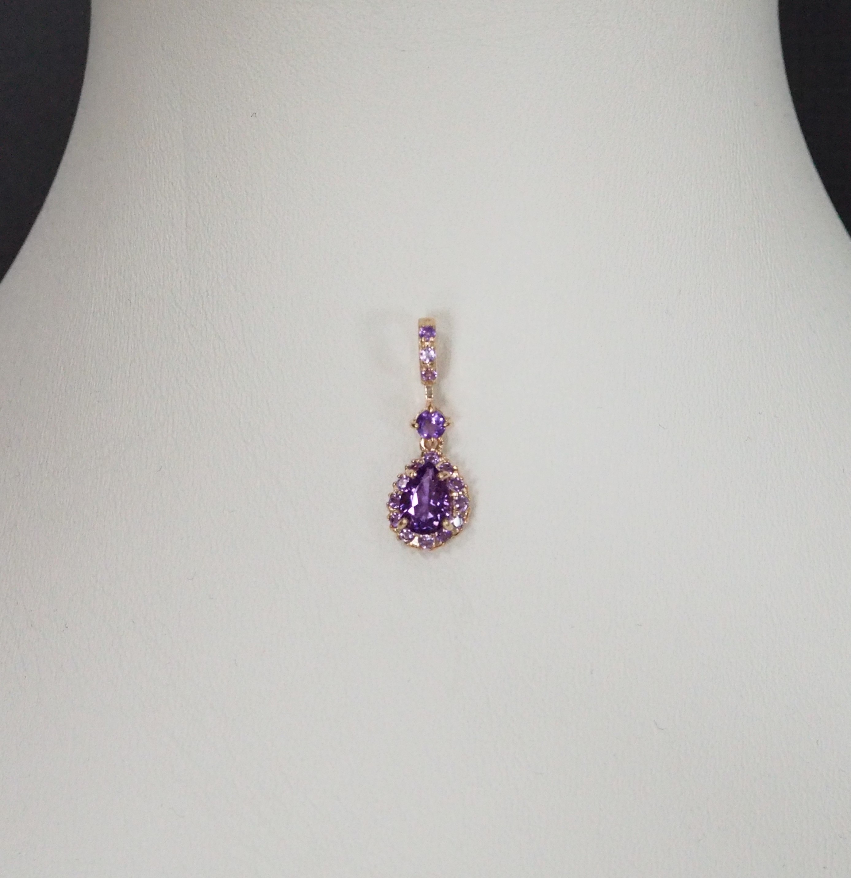 Серебряная подвеска с аметистами